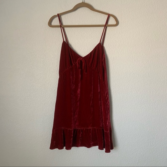 NWOT Reformation Polly Velvet Dress in Cherry Red - Picture 2 of 7